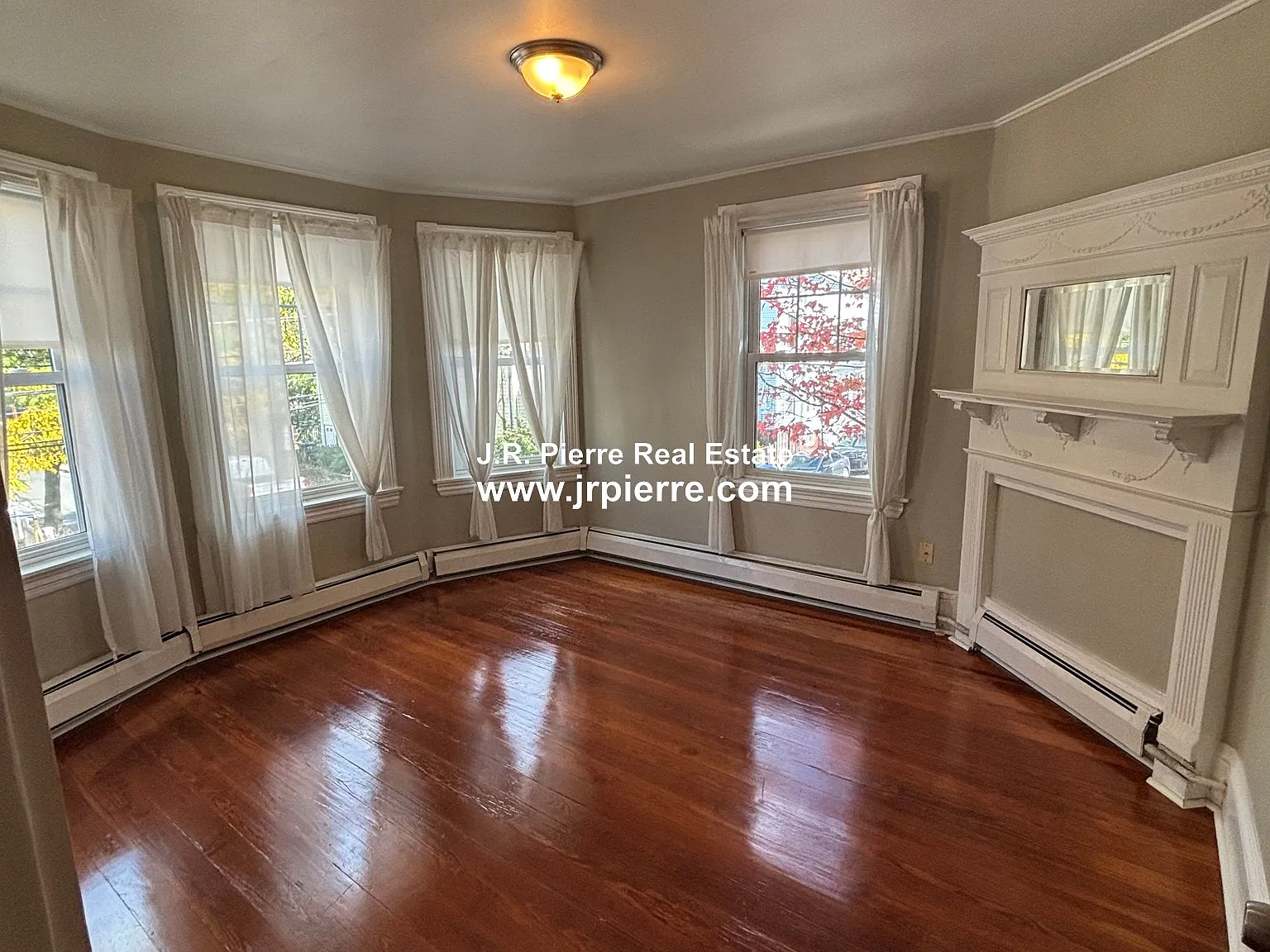 3 bed, 1.0 bath, 720 sqft, $3,800 — Photo 3