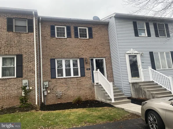 210 White Dogwood Dr, Etters, PA 17319