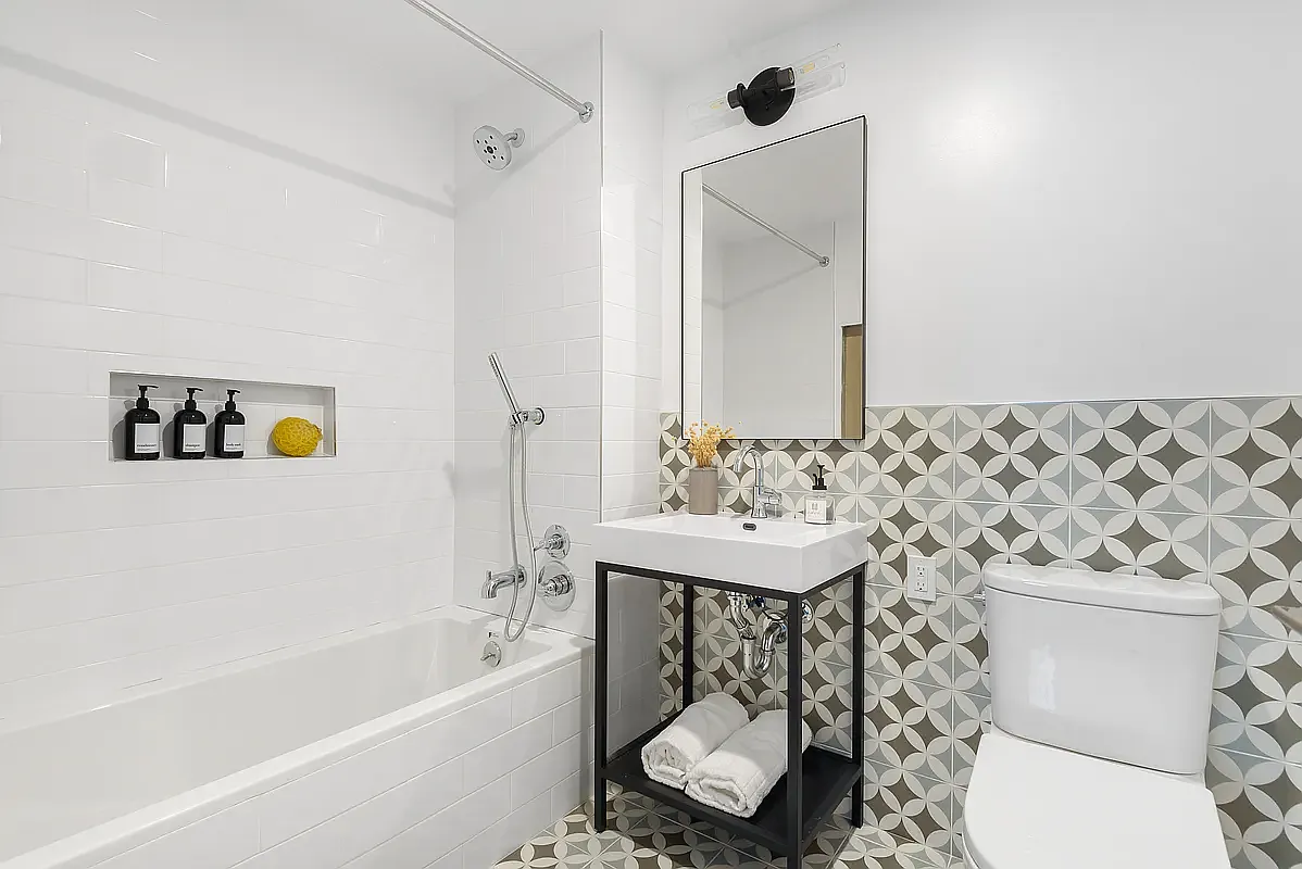540 Graham Avenue — Photo 4