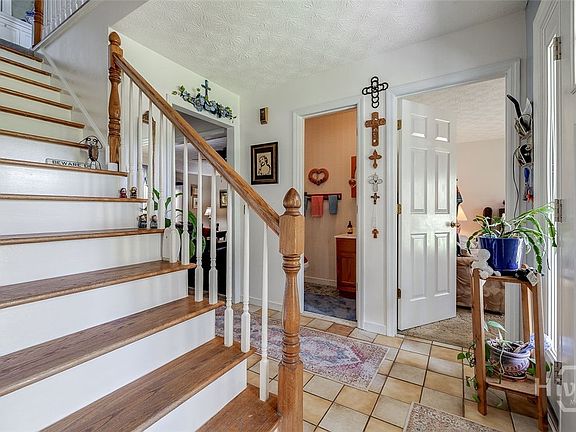 3rd image of 168 Satinwood Road