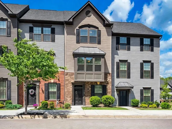 1103 Rampart Dr, Fredericksburg, VA 22401