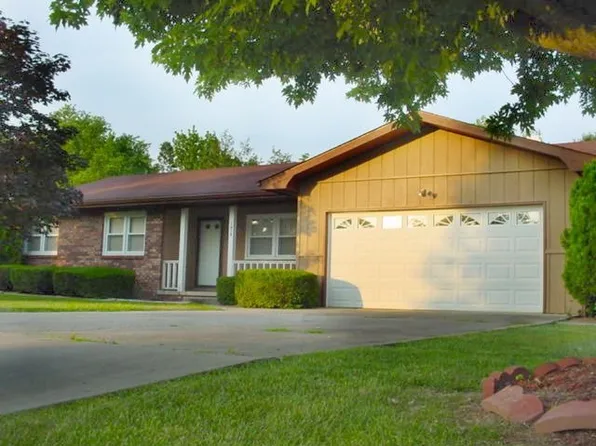 1212 Plum Ave, Mount Vernon, IL 62864