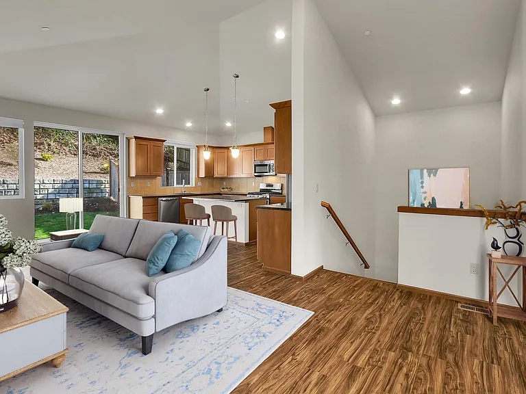 5209 Glenwood Ave — Photo 2