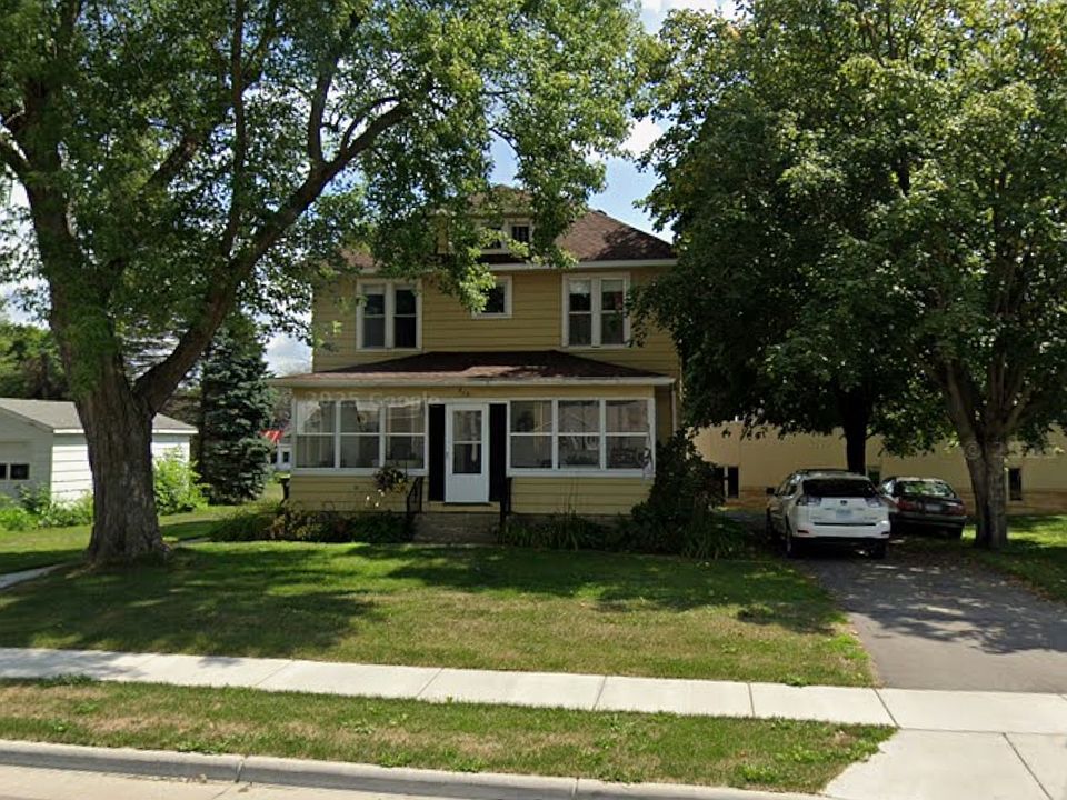 1st image of 213 2nd St SW
