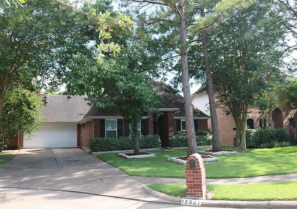 1st image of 13307 Clayton Hill Dr