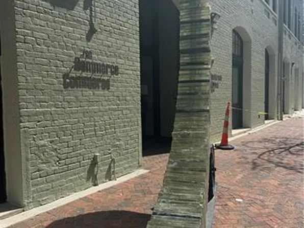 700 Commerce St APT 222, New Orleans, LA 70130