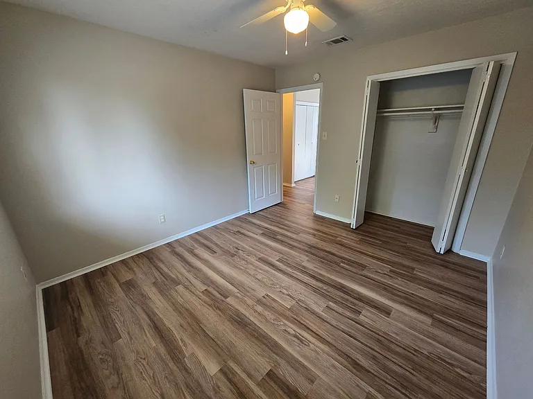 2615 Pecan Knoll St #B — Photo 9