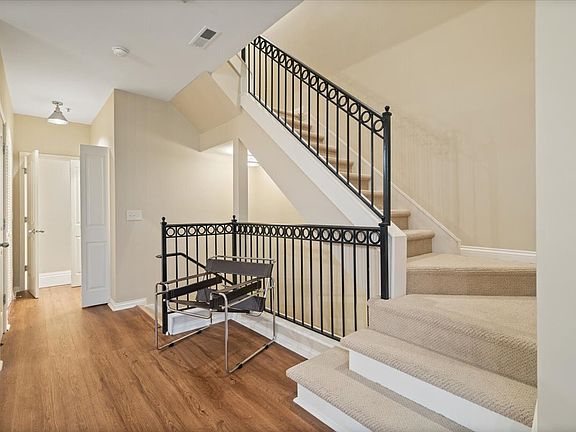 5th image of 211 N New Jersey St APT D