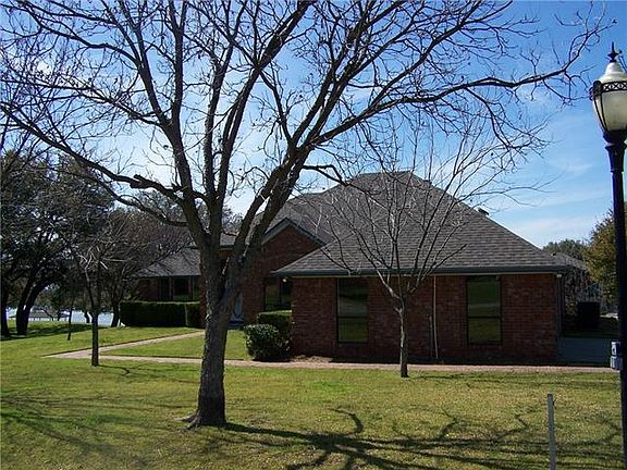 3rd image of 3927 Buena Vista Cir
