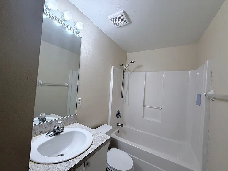 4538 Golfview Blvd — Photo 16