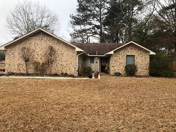 2nd image of 917 Robin Ln