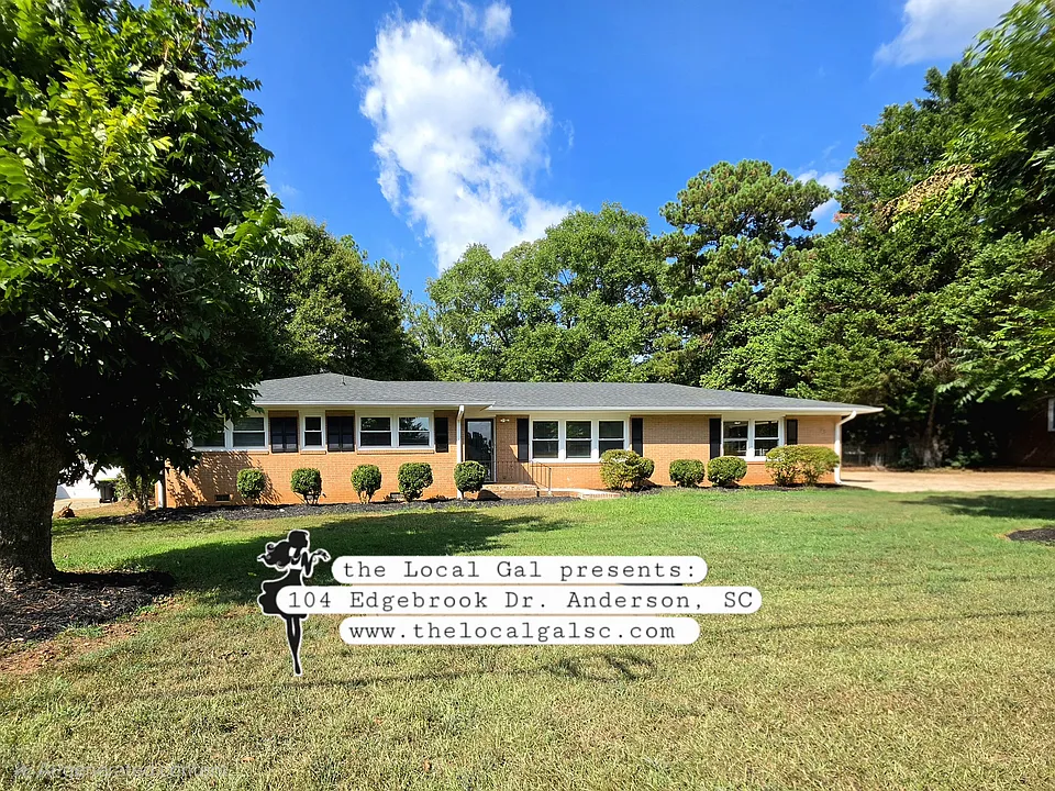 104 Edgebrook Dr