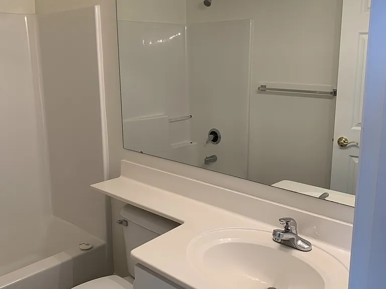 2nd Floor Full Bath