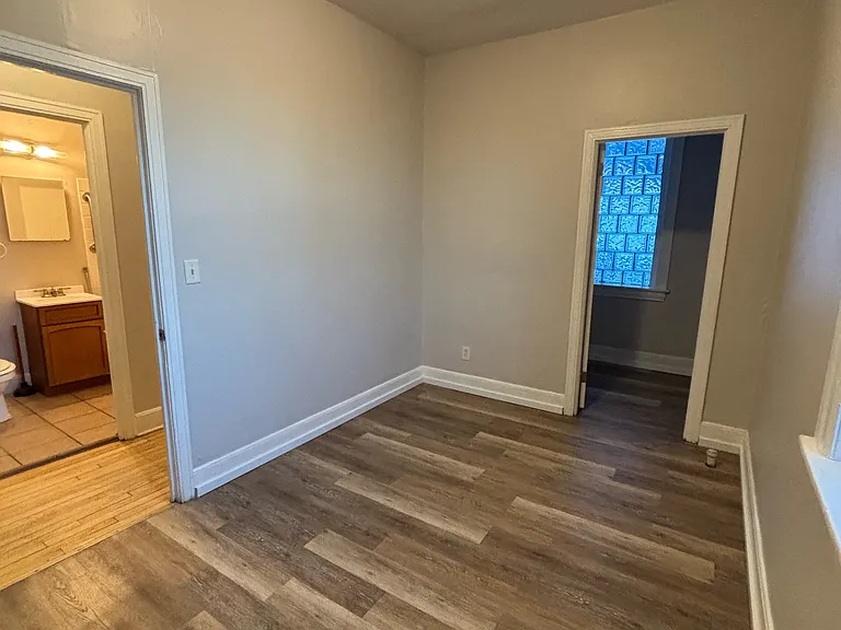 421 W 3rd St #102 — Photo 7