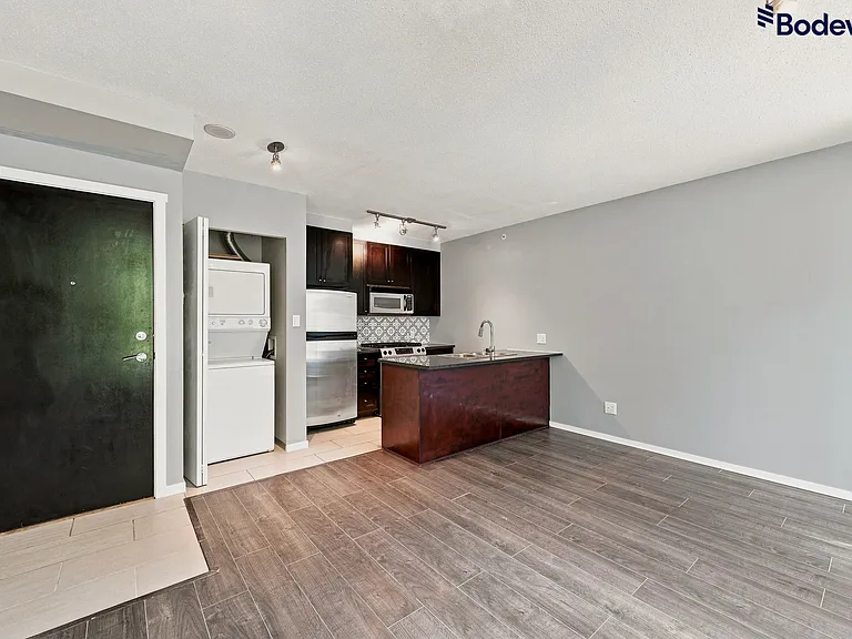 1001 Homer St #301 — Photo 3