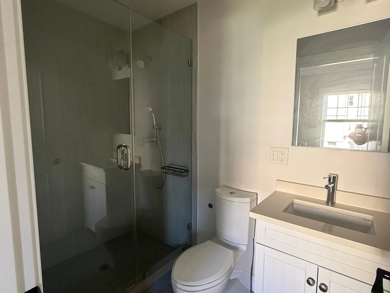 3 bed, 2.0 bath, 950 sqft, $4,650 — Photo 4