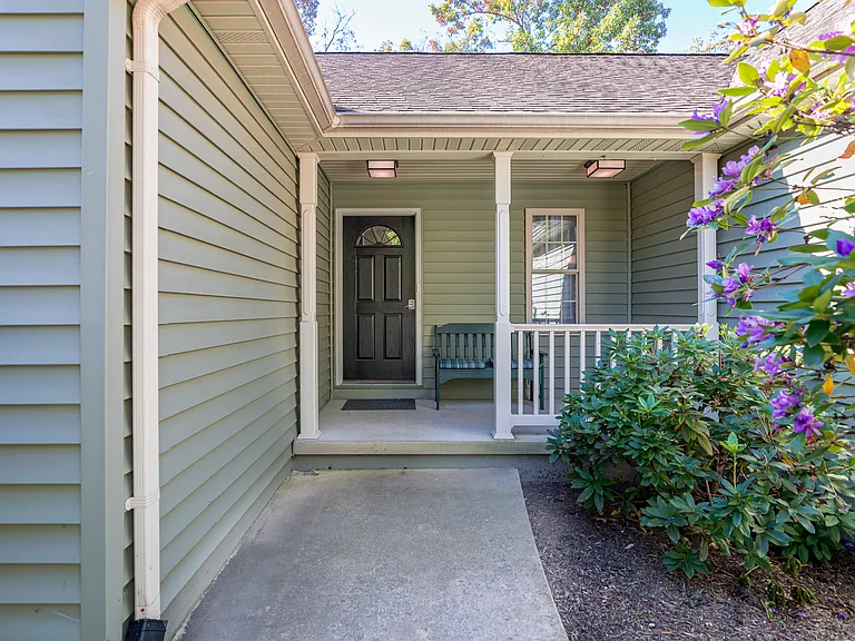 602 Sycamore Rd — Photo 2