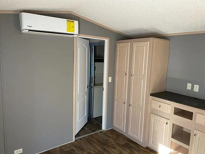 1 bed, 399 sqft, $845 — Photo 3
