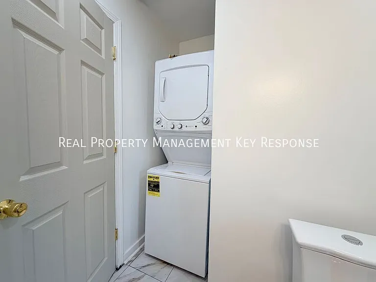 2713 Alameda St #A — Photo 10