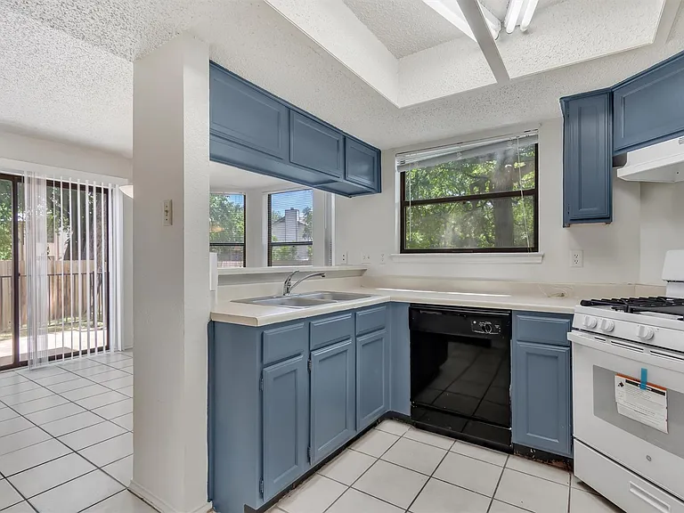 7802 Topawa Cv #B — Photo 11
