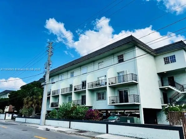 5731 NW 37th St APT 206, Virginia Gardens, FL 33166