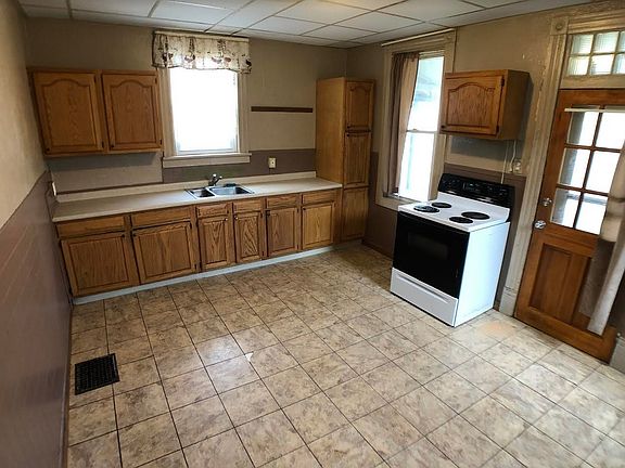 4th image of 1189 Grandview Ave
