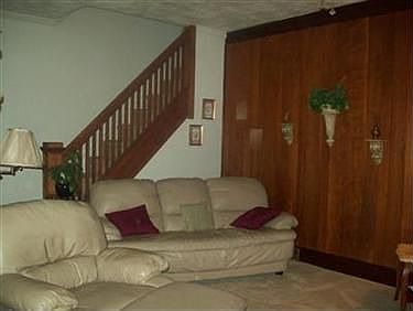 4th image of 945 McKinnon Ave
