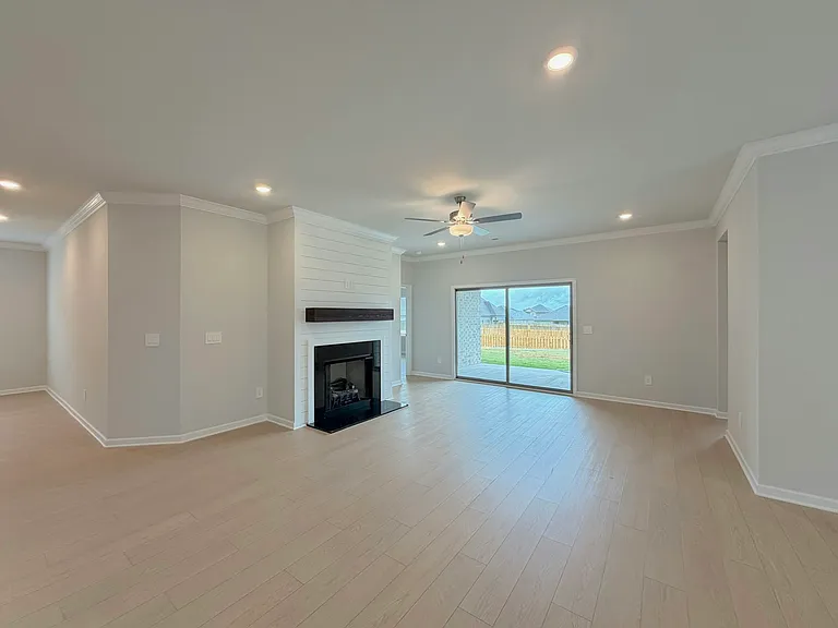 17969 Longleaf Dr — Photo 3
