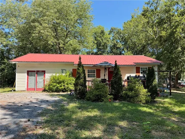 322 Circle Dr, Calhoun, GA 30701