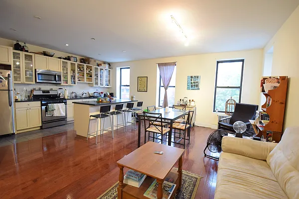 Rented by Rolling Stone Realty LLC | media 51