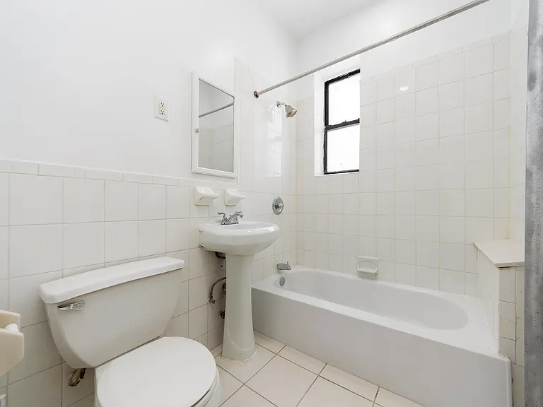 161 E 52nd St #2F — Photo 10