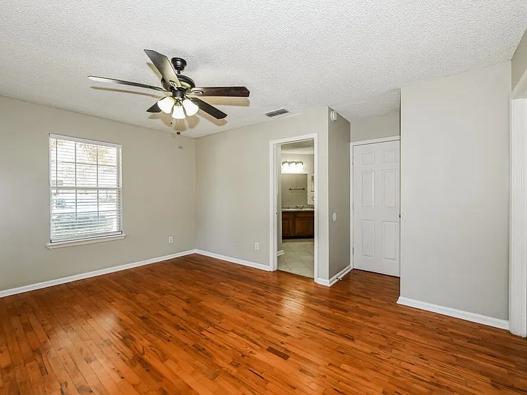 2877 Sutton Estates Cir N #2 — Photo 10