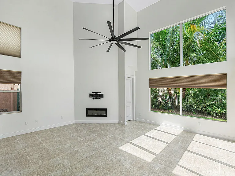 6641 Conch Ct — Photo 17