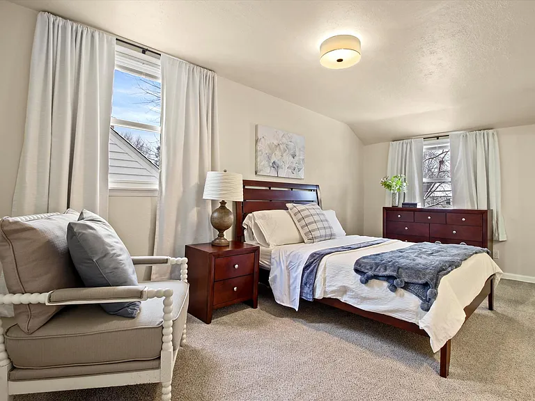 5952 N Lydell Ave — Photo 7