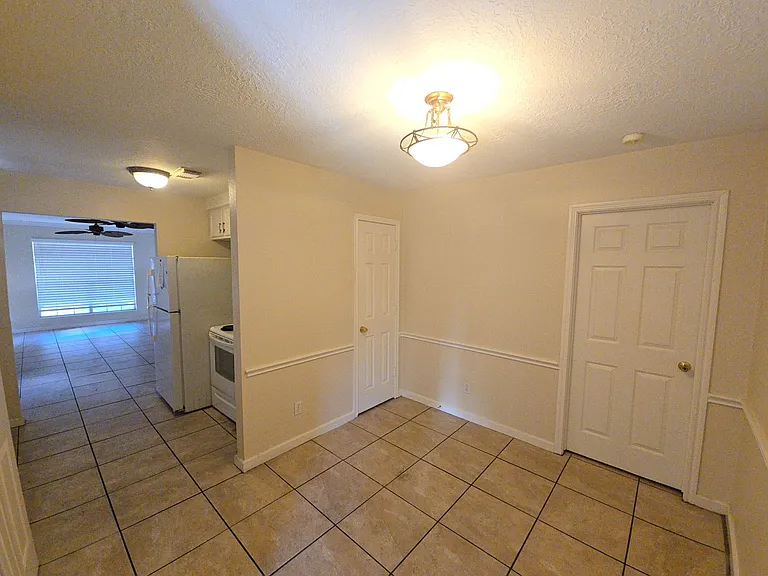409 Commerce St — Photo 18
