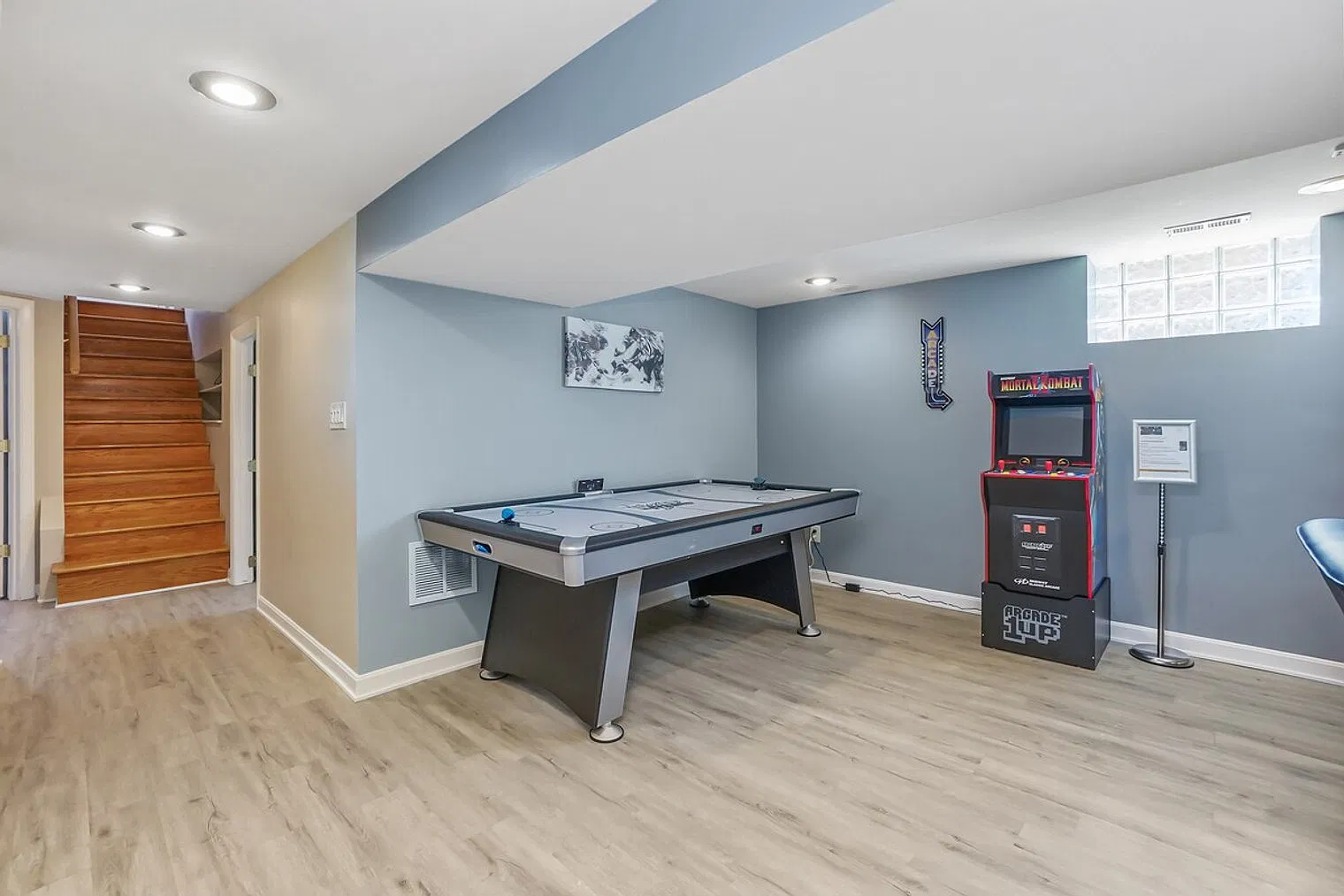 5 bed, 2.0 bath, $13,723 — Photo 2