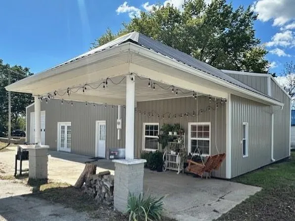 383 N Cherry St, Bronaugh, MO 64728