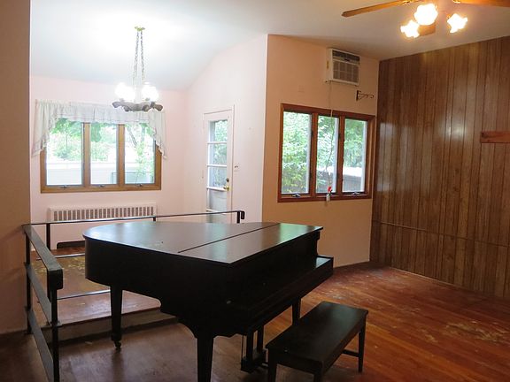 3rd image of 9 Elchester Dr