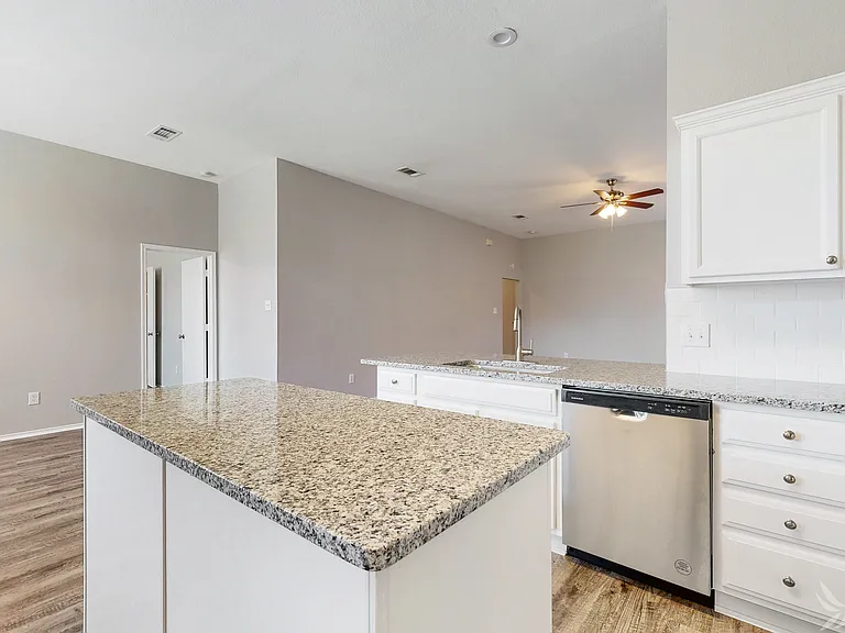 346 Leisure Ln — Photo 7