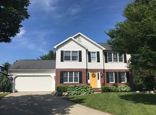 9 Oxford Knoll Ct, Frankenmuth, MI 48734