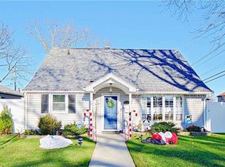 2313 Jefferson St, East Meadow, NY 11554