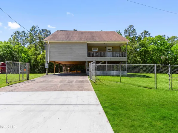 4217 Atlantic St, Bay Saint Louis, MS 39520