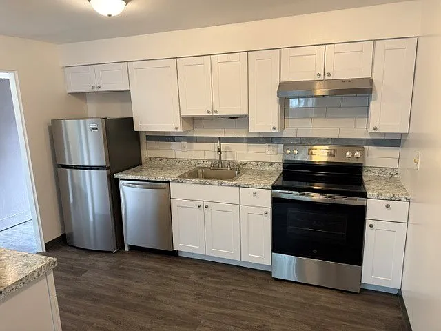 3318 S Grand Blvd — Photo 2