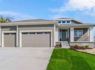 12541 S Hedge Ct, Olathe, KS 66061