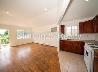 80-27 57th St #F3, Ridgewood, NY 11385