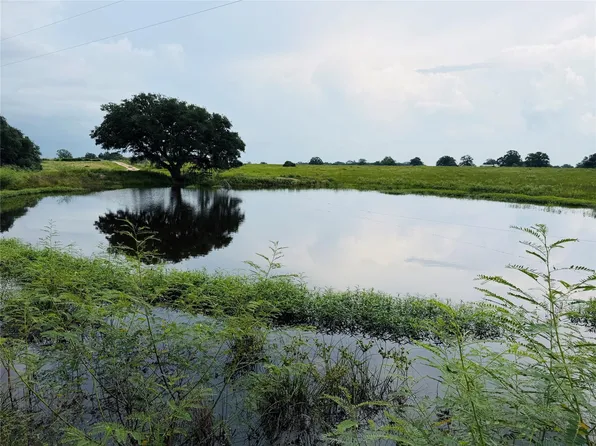 10309 County Road 1, Hallettsville, TX 77964