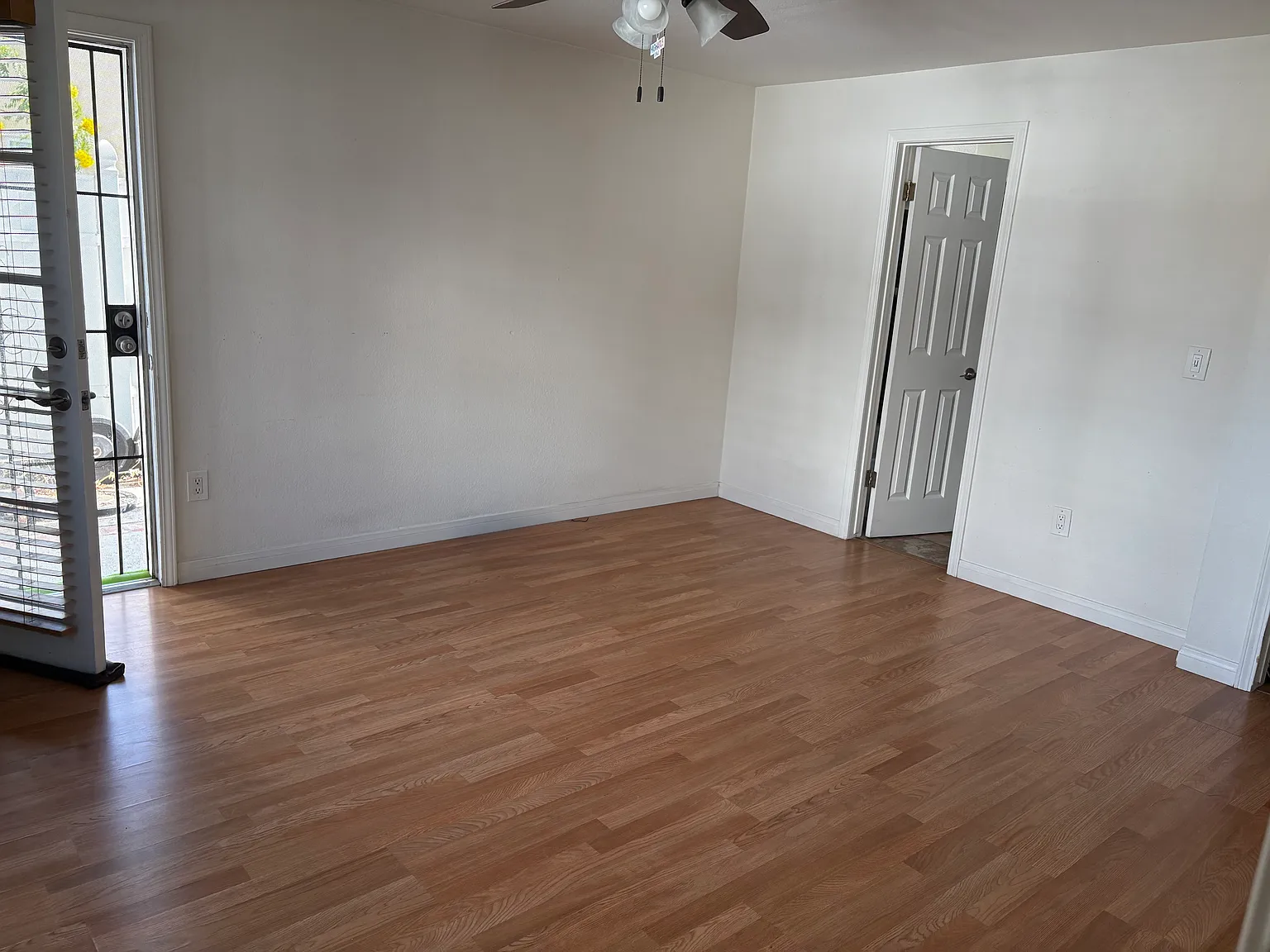 Holly Ln, Huntington Beach — Photo 2