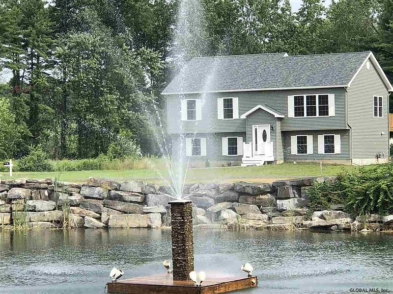 2nd image of 26 QUARRY Circle