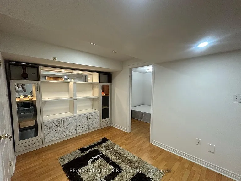 20 Maple Forest Dr #BASEMENT — Photo 10