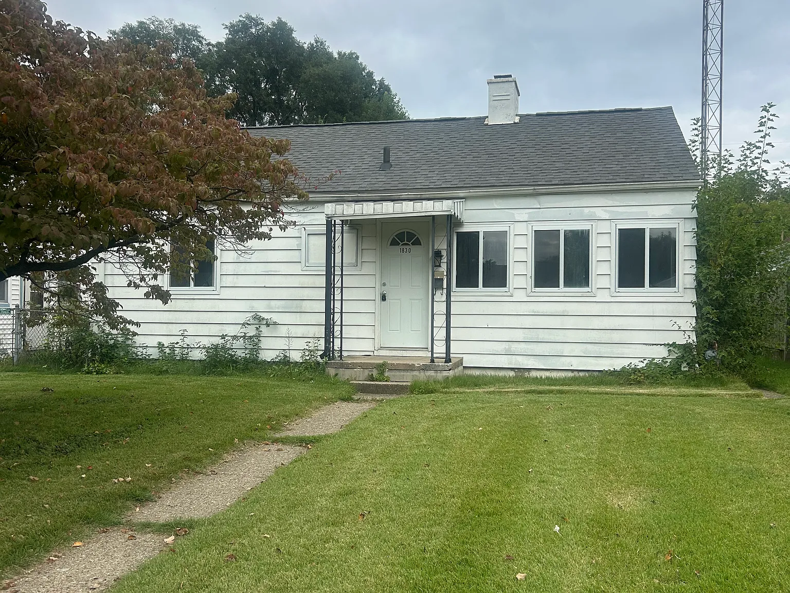 3 bed, 768 sqft, $1,400 — Photo 1